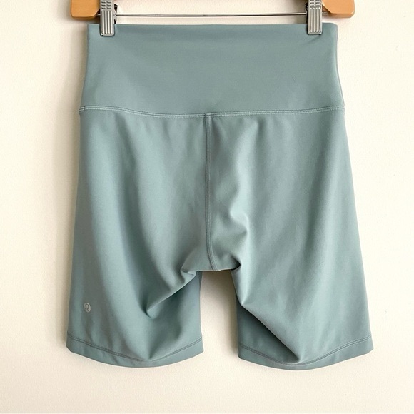 lululemon Wunder Train Contour Fit HighRise Bike Short 8 in Misty Glade - Picture 5 of 12